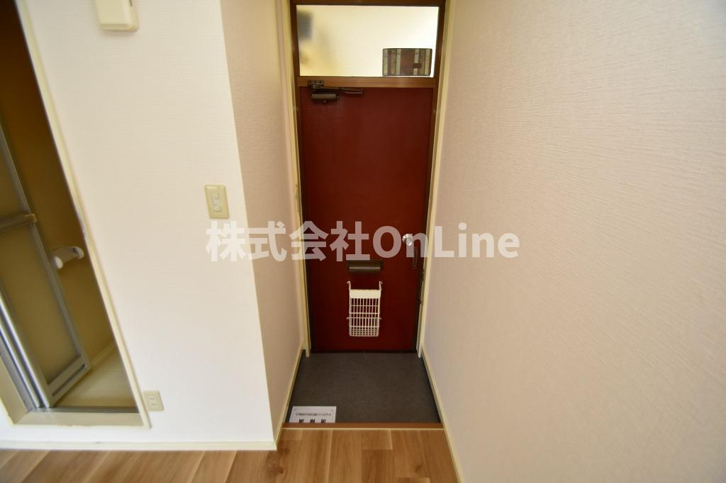 ピースハイツ永和の玄関