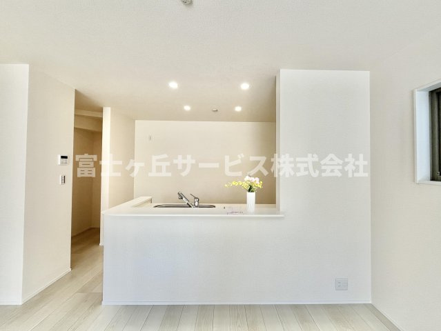 【キッチン】 | 豊橋市曙町 26期 新築一戸建て 1号棟 | 前から見たキッチンです