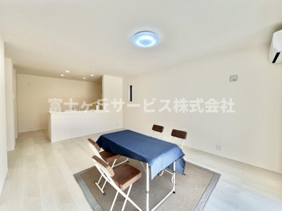 【居間・リビング】 | 豊橋市曙町 26期 新築一戸建て 1号棟 | リビングダイニングです