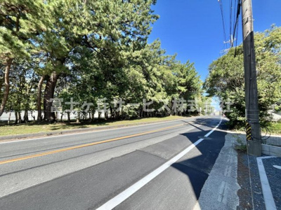 【前面道路含む現地写真】 | 豊橋市曙町 26期 新築一戸建て 1号棟 | 前面道路です