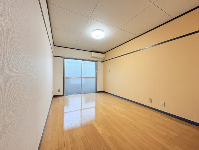 熊本市東区保田窪本町の賃貸マンションの居間・リビング|おしゃれなリビングです