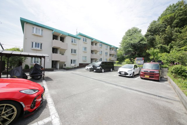 フォルビテッツァ美浜の駐車場
