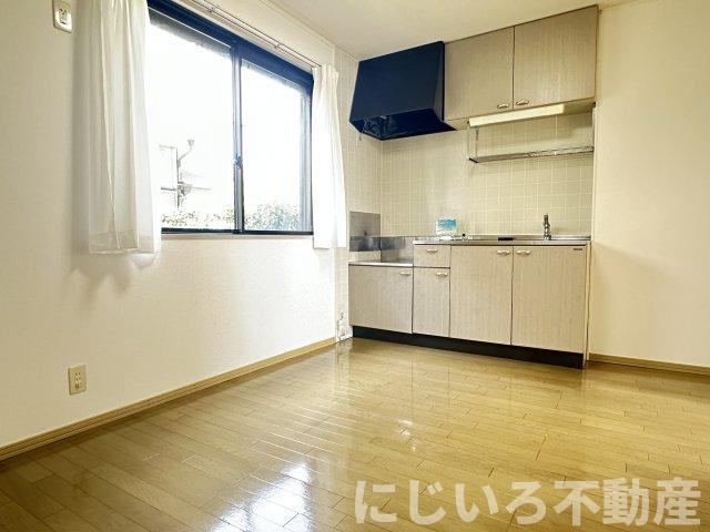 エスパシオ那賀川Bの居間・リビング