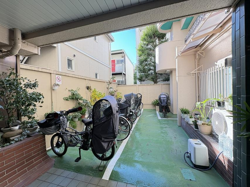 ハイライフ新中野の駐輪場|ハイライフ新中野：敷地内に駐輪場ございます！