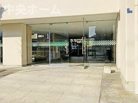 ウィンザーハイム南砂のエントランス|【エントランス】マンションのエントランスは、その物件の印象を決める、顔とも言える場所です。毎日通る場所ですからきれいなのが一番です。エントランス内はオートロックですので暮らしの安全も確保されています。
