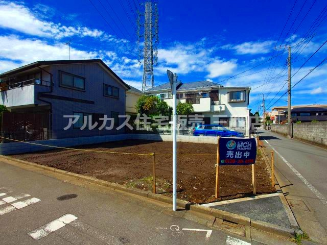 三鷹市深大寺2丁目 中央線 武蔵境駅 建築条件付き売地の外観|すっきりと整理された更地状態の建築条件付き売地。建築後の生活イメージや間取りのプランニングがしやすい区画です。