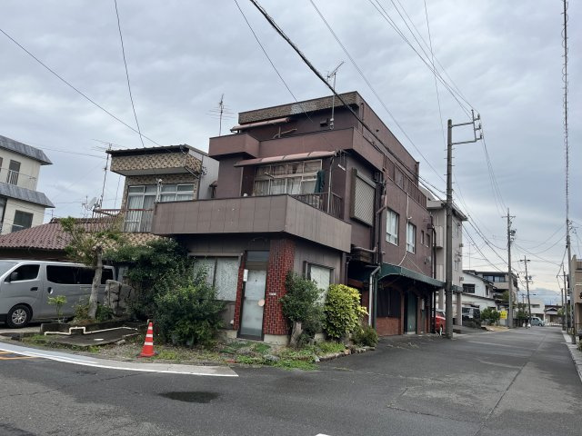 中古住宅　鏡島精華1丁目の前面道路含む現地写真|外観と道路