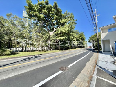【前面道路含む現地写真】 | 豊橋市曙町 26期 新築一戸建て 3号棟 | 前面道路です