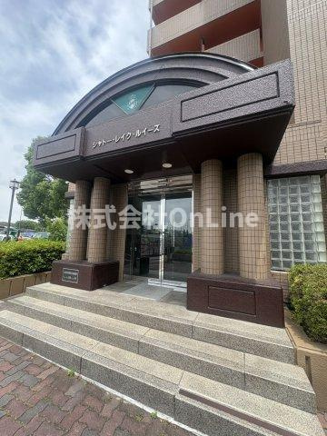 シャトー・レイクルイーズのエントランス