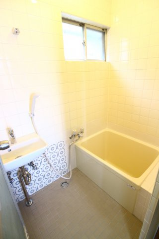 舞子台1丁目戸建の浴室