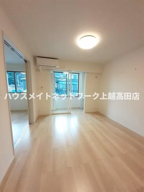 ノーブル　弐番館の居間・リビング|ＬＤＫ10.1帖