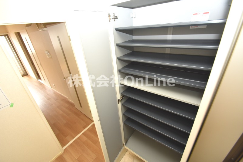 グレイス奥林A棟の玄関