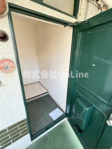 稲田大発マンションの玄関