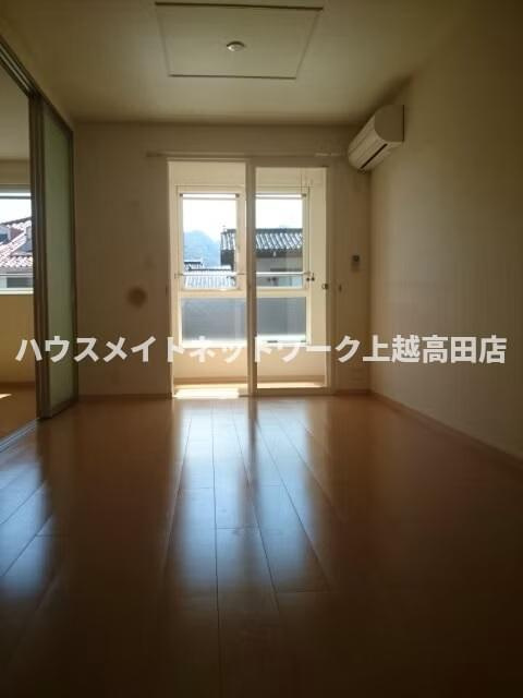 ブローテ桜木の居間・リビング|ＬＤＫ10.1帖