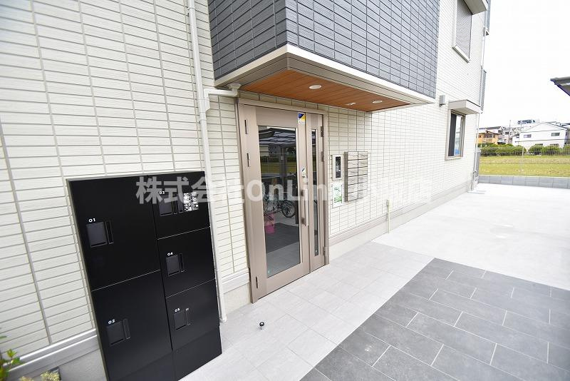 ルシール西岩田のエントランス