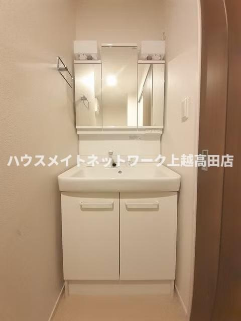 ロンベルジュ　Ⅱの洗面所|洗髪洗面化粧台