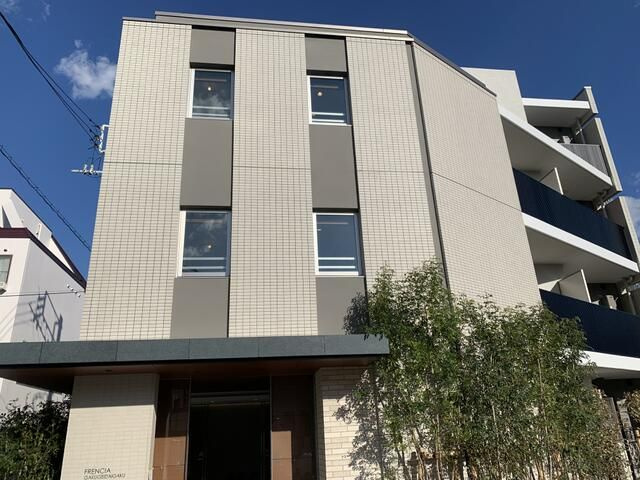 フレンシア学芸大学の外観
