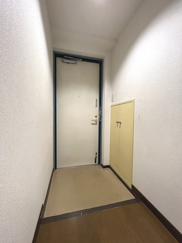 オーセント長岡京の玄関