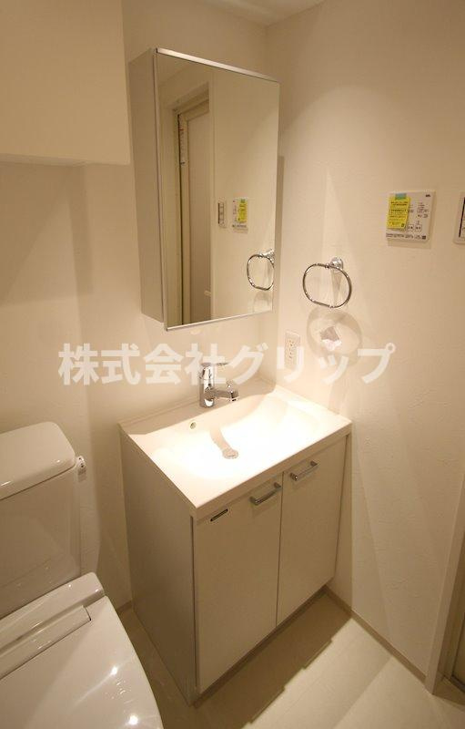アンベリールマーロ横濱の独立洗面台