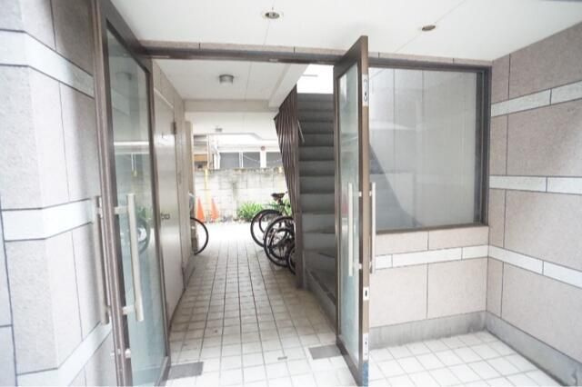 豊島区長崎２丁目の賃貸マンションのエントランス