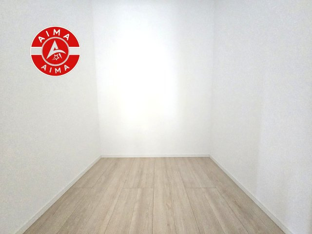 糟屋郡須恵町須恵第5-1棟（1号棟）の収納|洋服や大きな荷物が多い方や人数の多いご家族などは、一般的なクローゼットよりもウォークインクローゼットのほうが使い勝手が良いです。