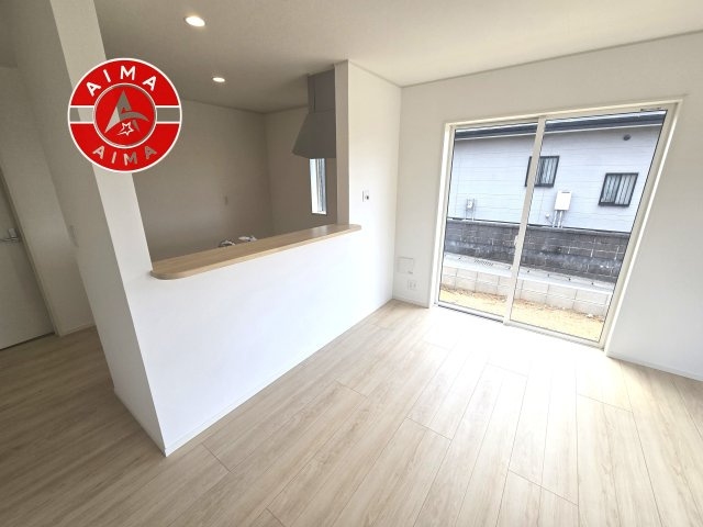 糟屋郡須恵町須恵第5-1棟（1号棟）の内観：施工例|ダイニングとリビングのメリハリが付けやすい空間設計になっています。