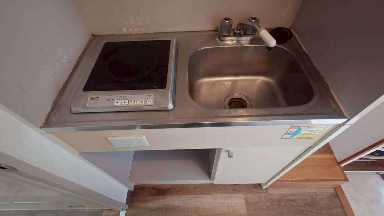 PLEAST都府楼前のキッチン|同建物別部屋 現況優先