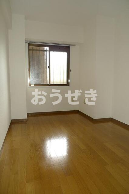 プランジュール神大寺の居間・リビング