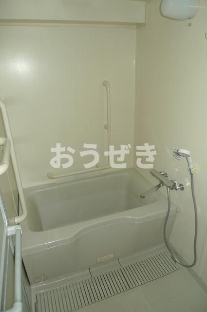 プランジュール神大寺の浴室