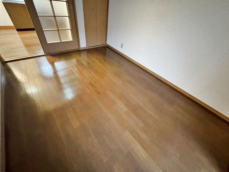 三郷市戸ケ崎１丁目のアパートの居間・リビング