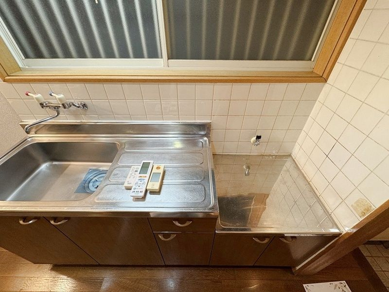 三郷市戸ケ崎１丁目のアパートのキッチン