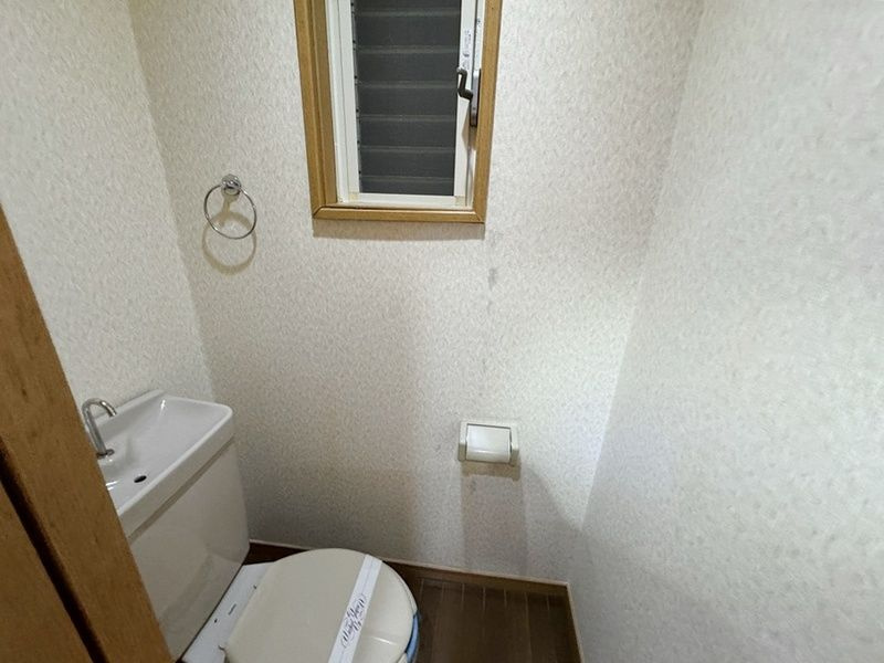 三郷市戸ケ崎１丁目のアパートのトイレ