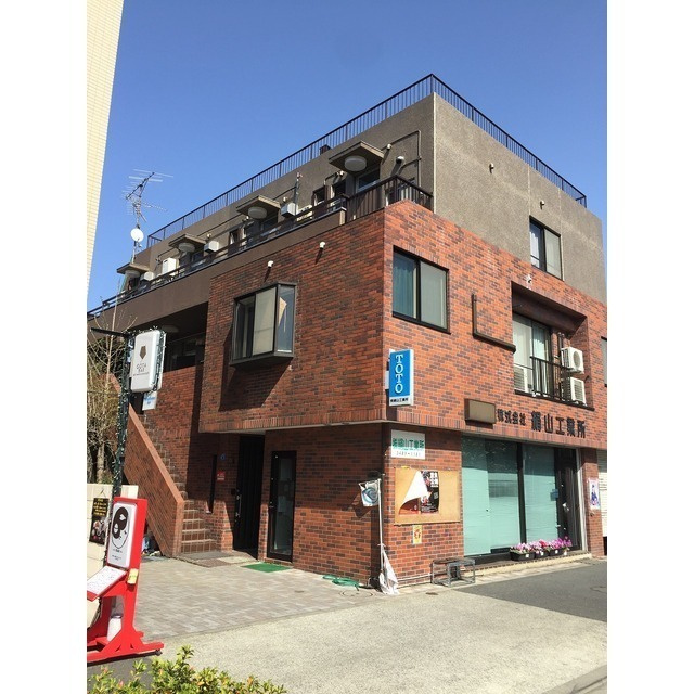 狛江市東和泉１丁目の賃貸マンションの外観