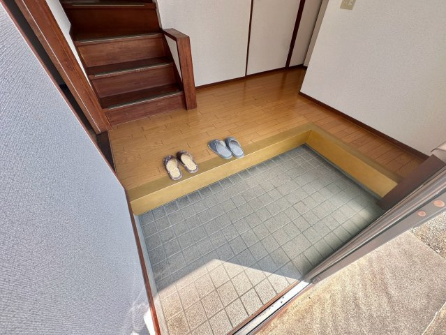 辻井二丁目石森貸家の玄関