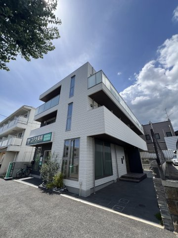 L'oiseau bleu甲子園の外観