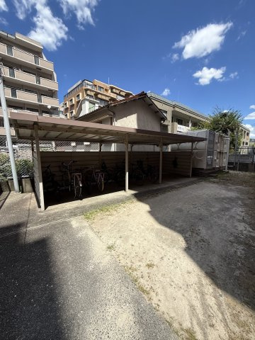 西新中央マンションの駐輪場