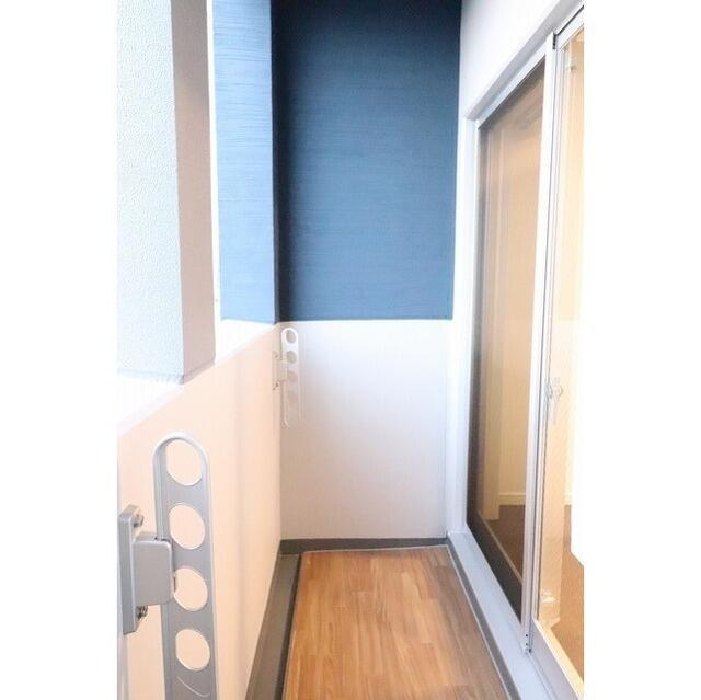 コンフォリア台東根岸のバルコニー