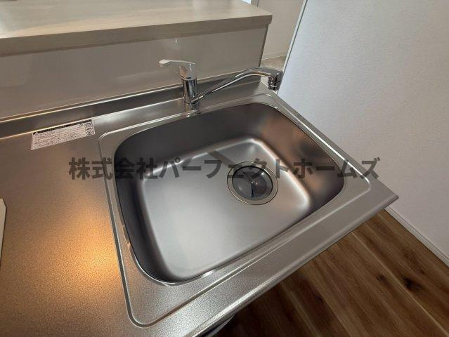 ソリティア光善寺のキッチン|コンパクトなキッチンで掃除もラクラク