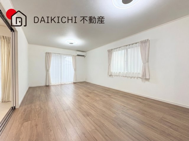 【居間・リビング】 | 行田市持田　中古戸建