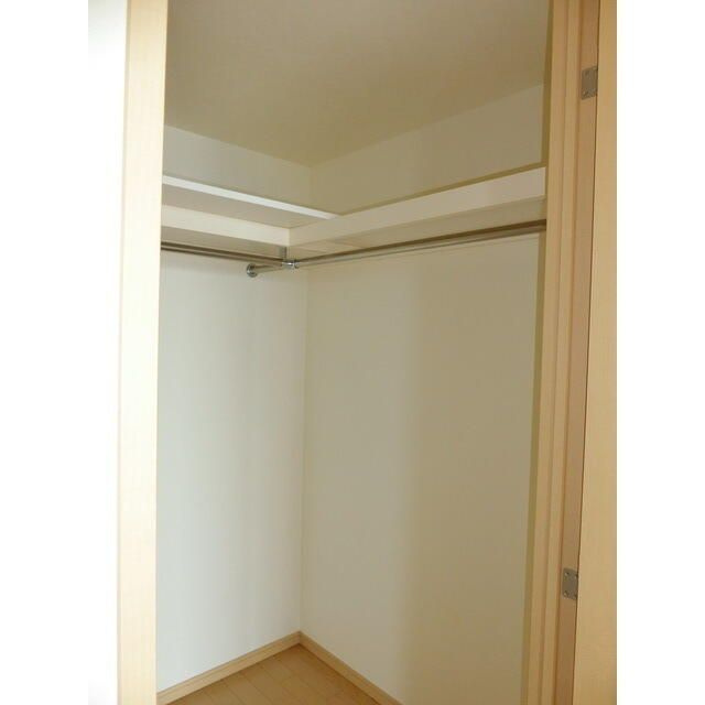 Ｗ　Ｃｏｍｆｏｒｔ　　Ｔｏｗｅｒｓ　　ＥＡＳＴの収納