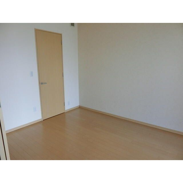 Ｗ　Ｃｏｍｆｏｒｔ　　Ｔｏｗｅｒｓ　　ＥＡＳＴの居間・リビング
