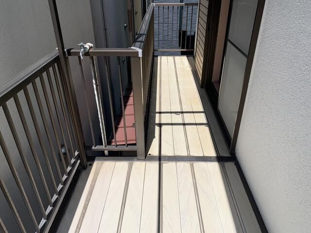 無垢の家のバルコニー