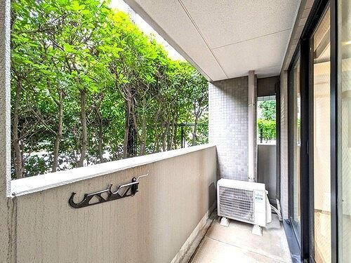 シンシア白金山北ホームズのエントランス