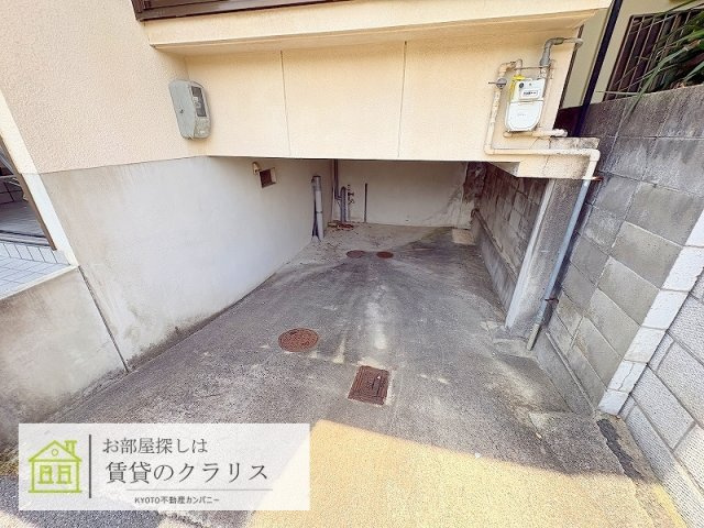 桂久方町リノベ貸家の駐車場