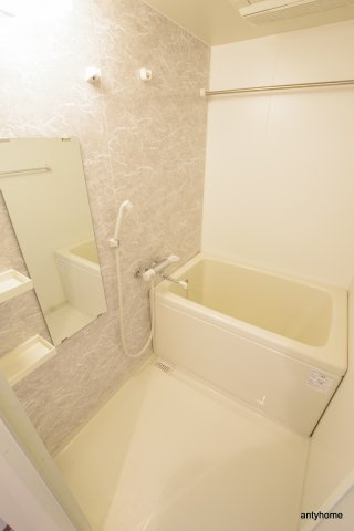 S-RESIDENCE新大阪WEST　仲介手数料無料の浴室