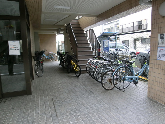 エスポワール新小岩のその他共用部分|敷地内自転車置き場有り。