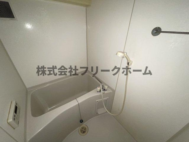 小金井市前原町４丁目の賃貸マンションの浴室
