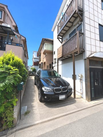江戸川区南小岩2丁目中古住宅の駐車場|カースペース