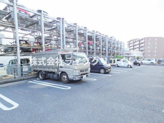 エトワール大和田の駐車場