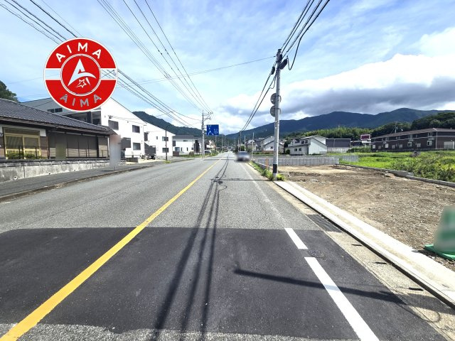 糟屋郡宇美町神武原1丁目第2-3棟（1号棟）の外観|前面道路含む現地の写真です。